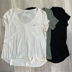 • CLOSET CLEAROUT • Lot of 3 - Hollister V-neck tees